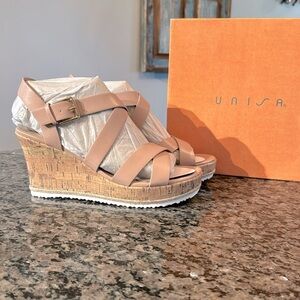 Unisa light pink wedge sandal NIB 9.5